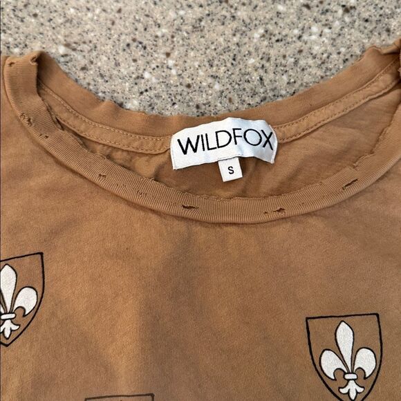 WILDFOX Early 2010s OG Wildfox Era Fleur-De-Lis Distressed Tee - Picture 5 of 8